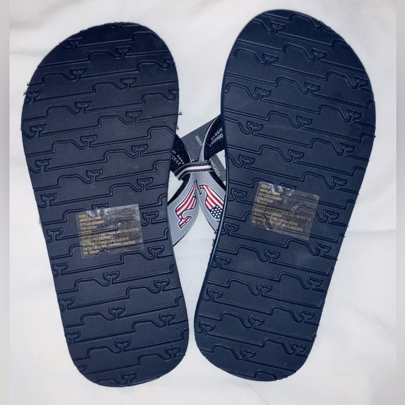NEW VINEYARD VINES whale flip flops sandals boys size 5 - Picture 6 of 8